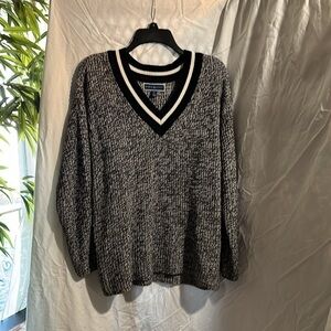 Karen Scott Women's Varsity/collegiate/preppy black and white V Neck Sweater -S